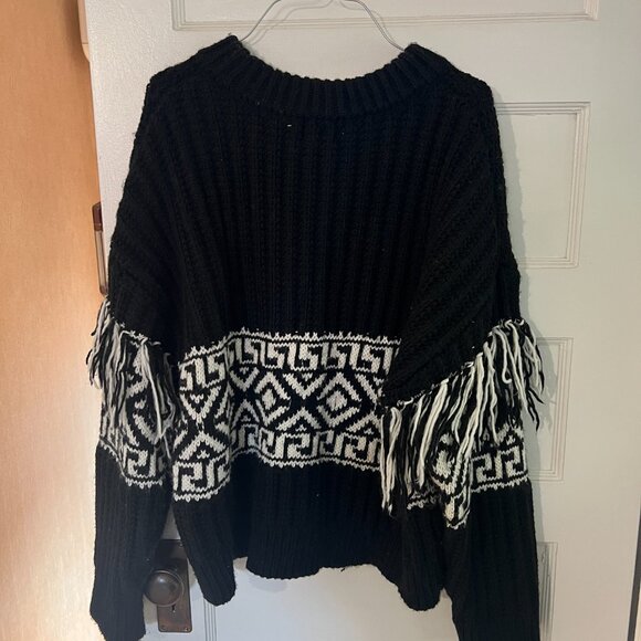 H&M Black and White Patterned Sweater - Picture 8 of 8